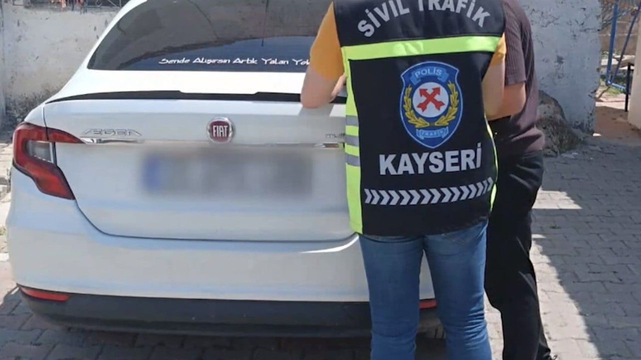 Kayseri'de otomobile tekme atan sürücüye 180 bin TL ceza