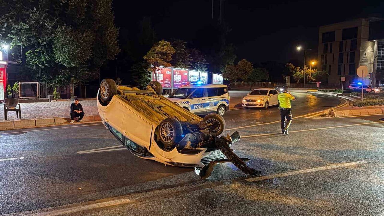 Kayseri'de takla atan araç sürücüsü kaza yerinden kaçtı