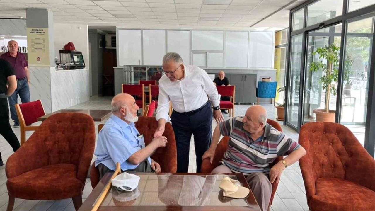 Kayseri'nin yaz buluşma adresi Emekliler Kafeteryaları