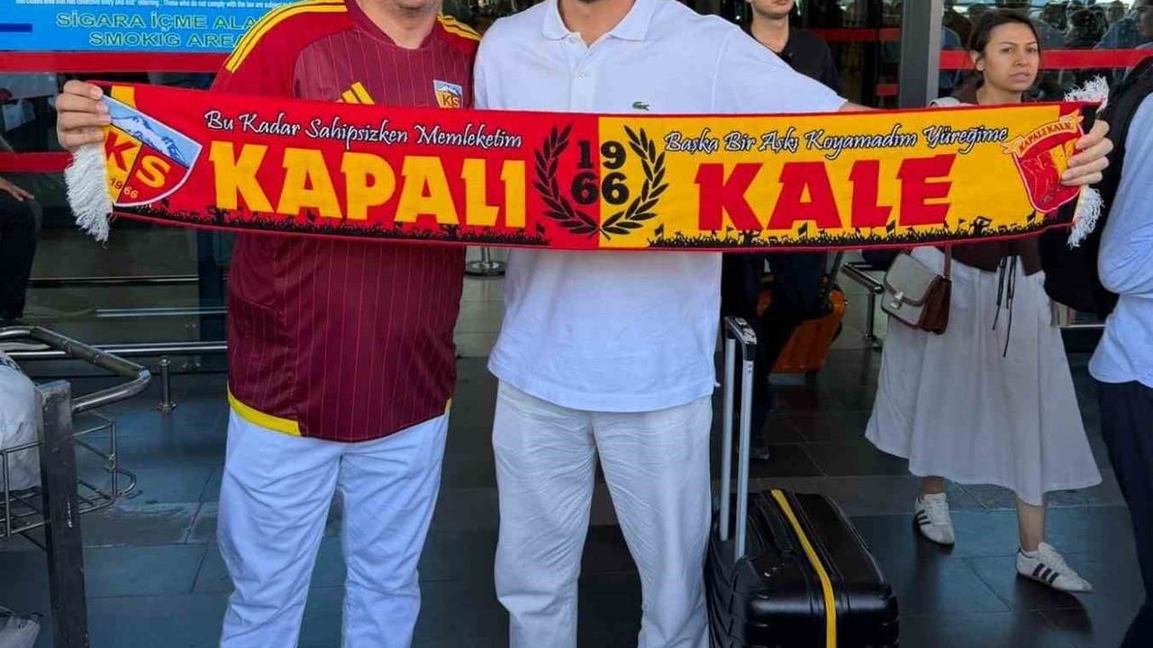 Kayserispor 2 transferini Kayseri’ye getirdi