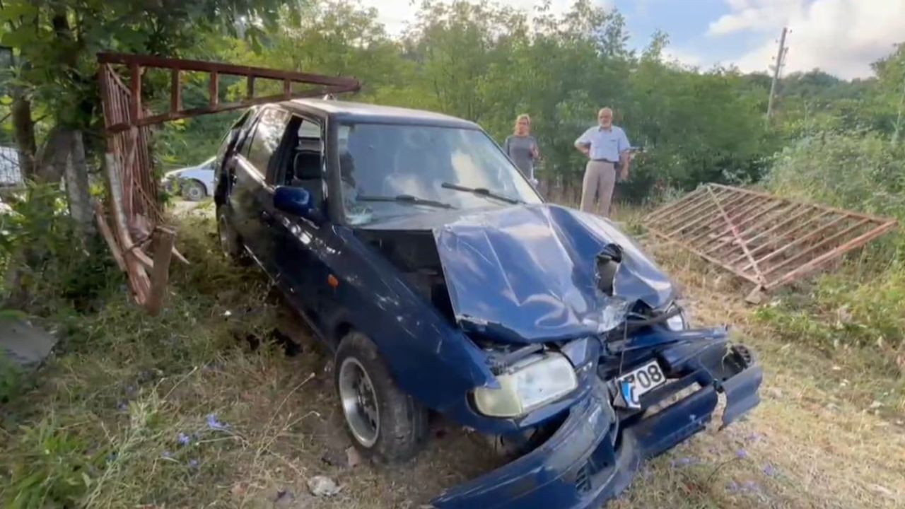 Kaza yapan sürücü aracını olay yerinde bırakarak evine gidip uyudu