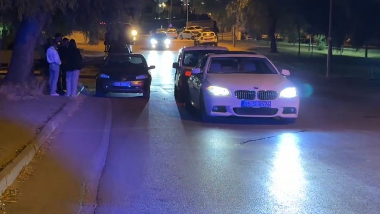 Kaza yerinde yakınların gülüşmeleri dikkat çekti