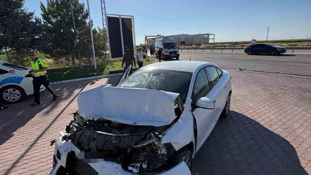 Kazada çimento yüklü kamyona arkadan çarpma: aynı aileden 5 kişi yaralandı