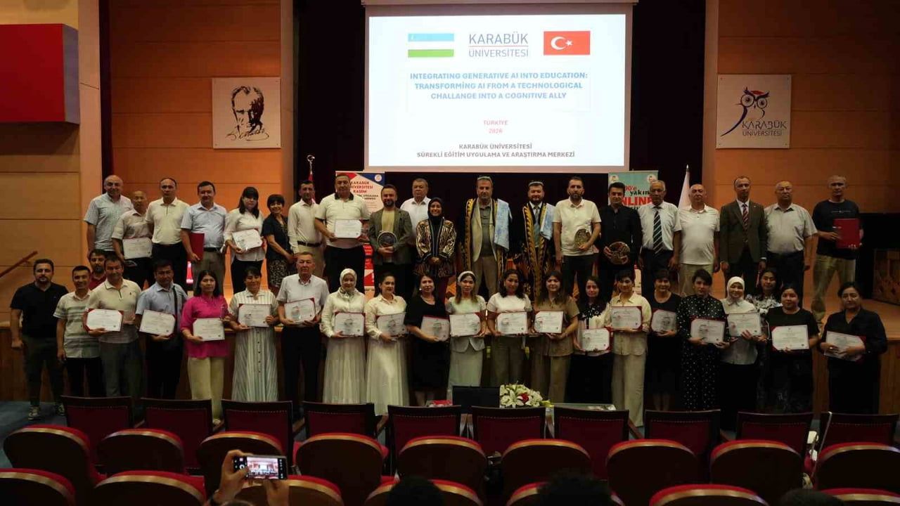 KBÜ’de Özbek akademisyenlere üretken yapay zekâ eğitimi sertifikaları verildi