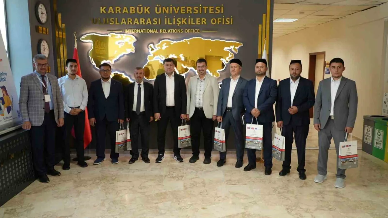 KBÜ’de Türkiye-Özbekistan din eğitimi buluşması