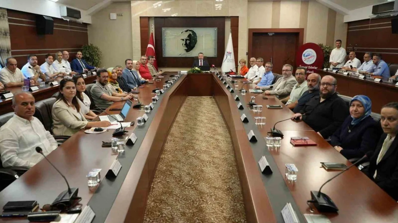 KBÜ senatosunda uluslararası başarılar ve yeni hedefler görüşüldü