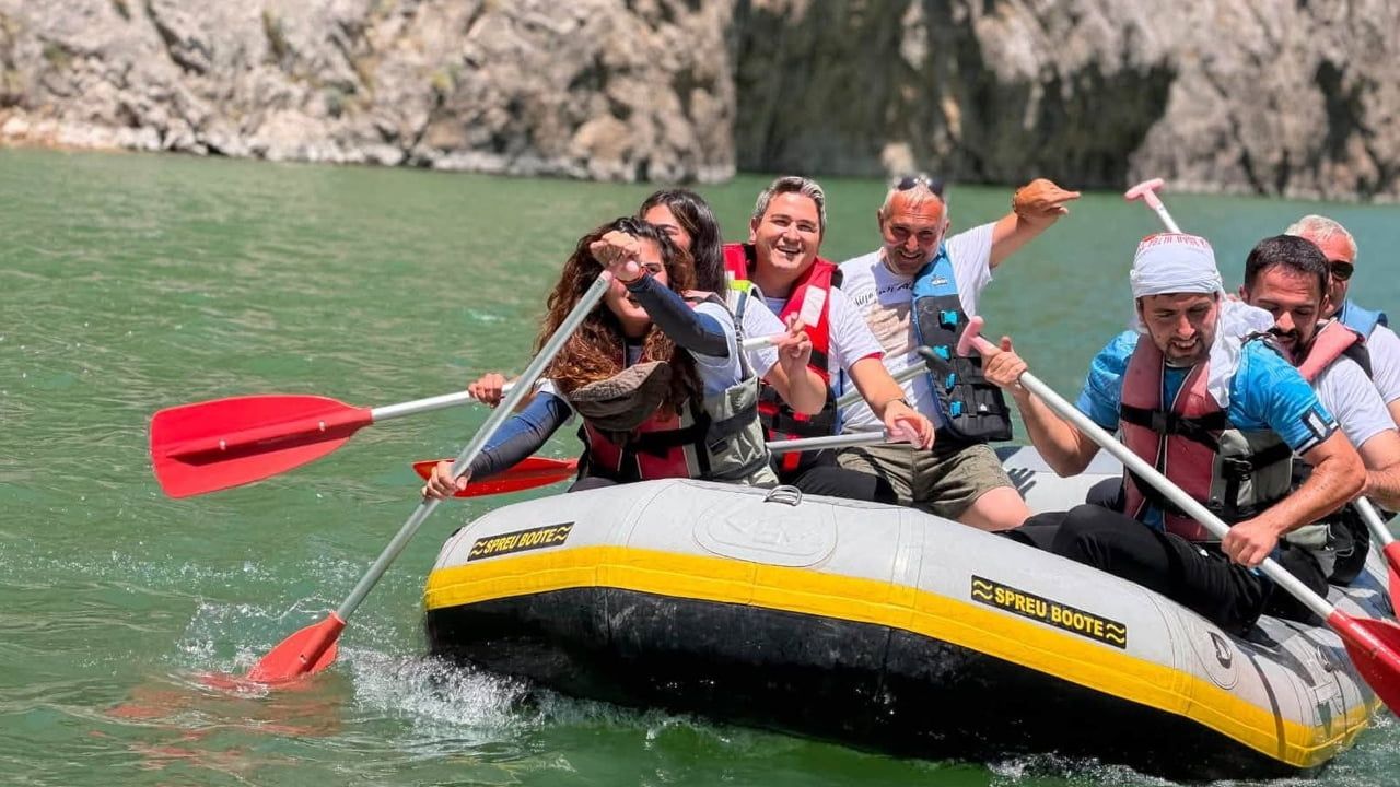 Kemaliye’de su sporları tutkunları Fırat’ta buluştu