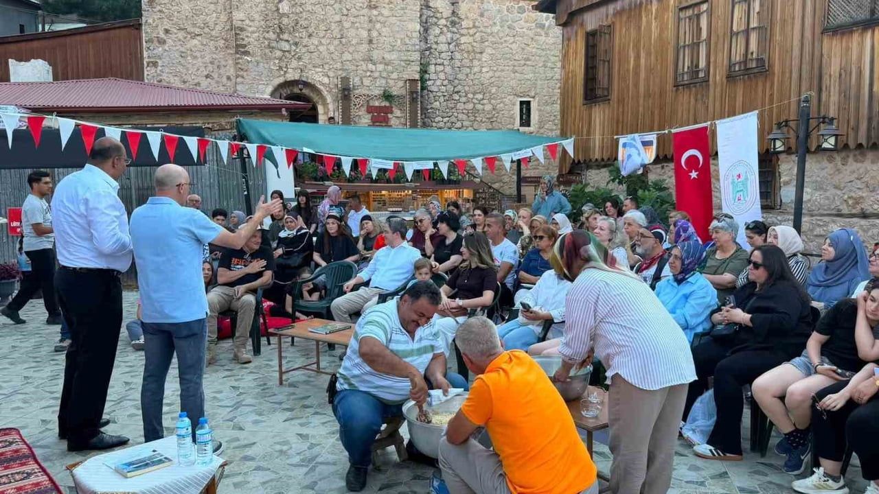 Kemaliye helvası deneyim atölyesinde uygulamalı olarak tanıtıldı