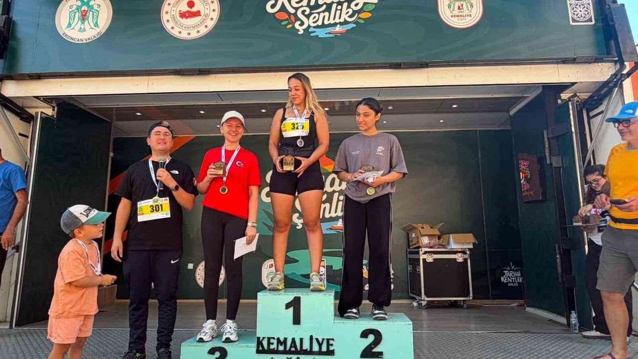 Kemaliye sokaklarında Tahir Sehlikoğlu gençlik ve çocuk koşuları coşkusu