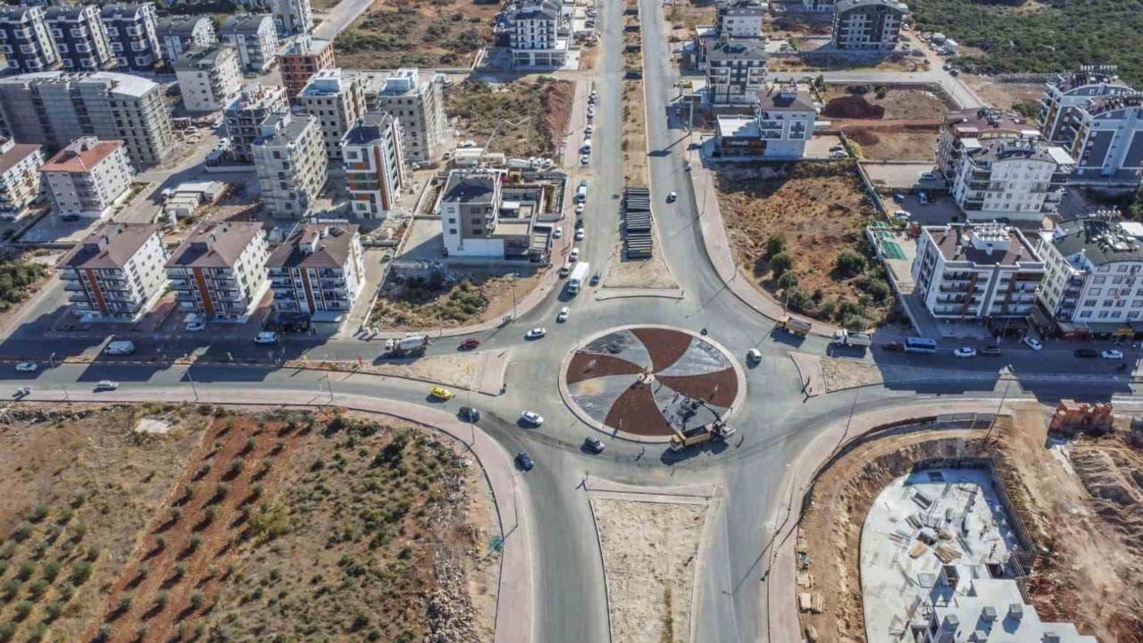 Kepez'de kurakçıl peyzajla su ve bakım maliyeti düşüyor