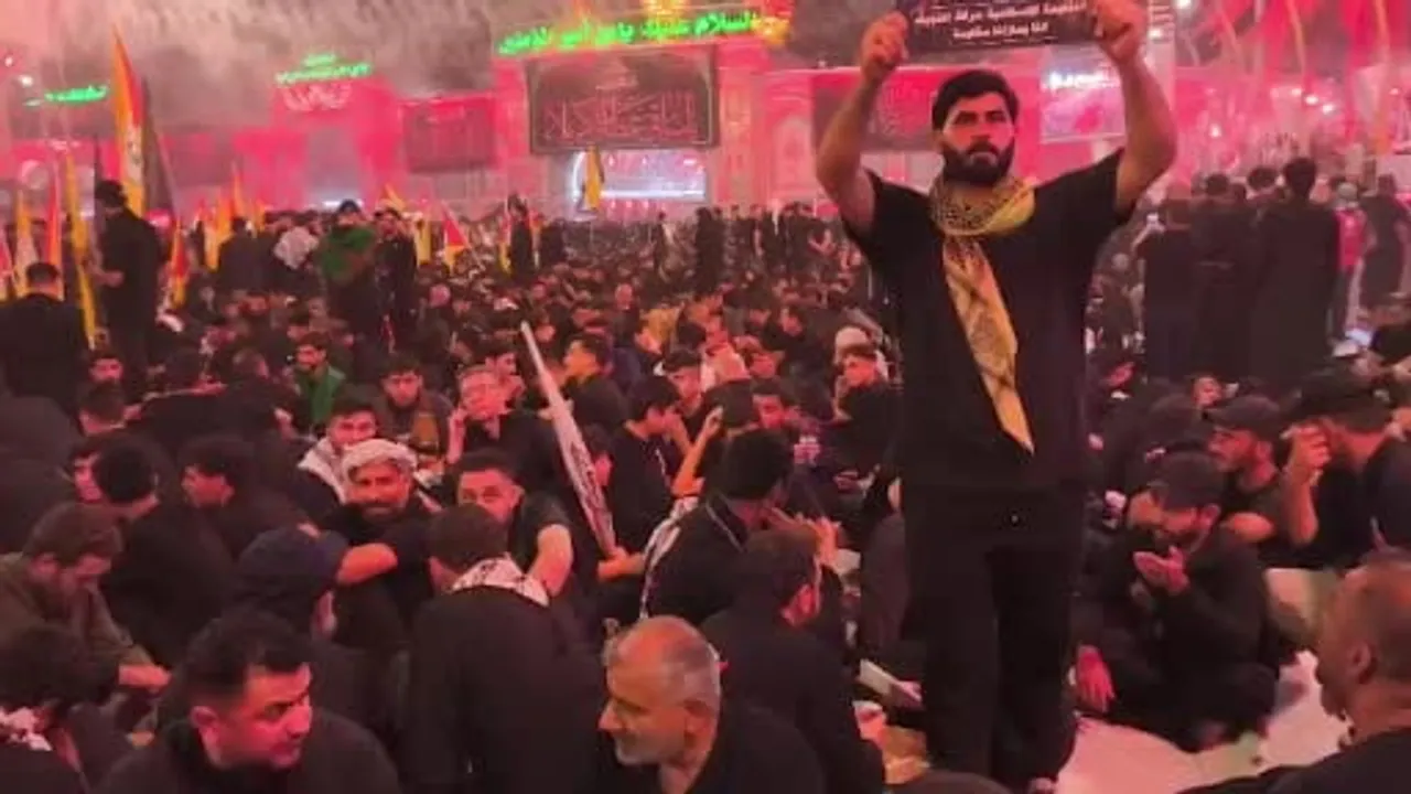 Kerbela’da Hamaney’in cenazesine yoğun katılım