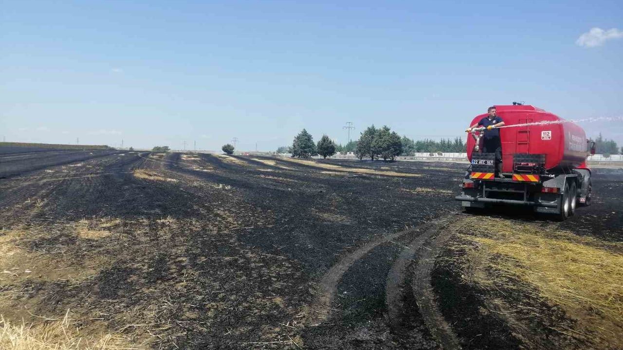 Keşan'da çıkan yangında 12 dönüm buğday tarlası zarar gördü