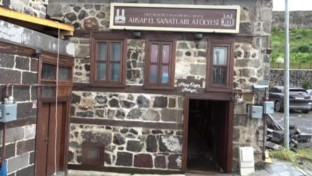 Keskiyle hayata şekil veren ahşap ustası Erzurum'da geleneği yaşatıyor