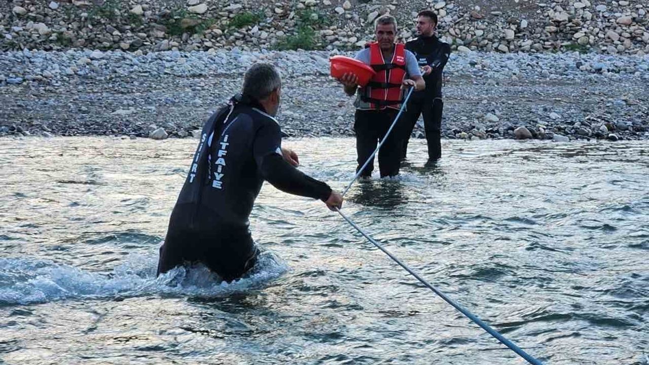 Kezer Çayı'nda mahsur kalan 8 kişi itfaiye ve UMKE tarafından kurtarıldı