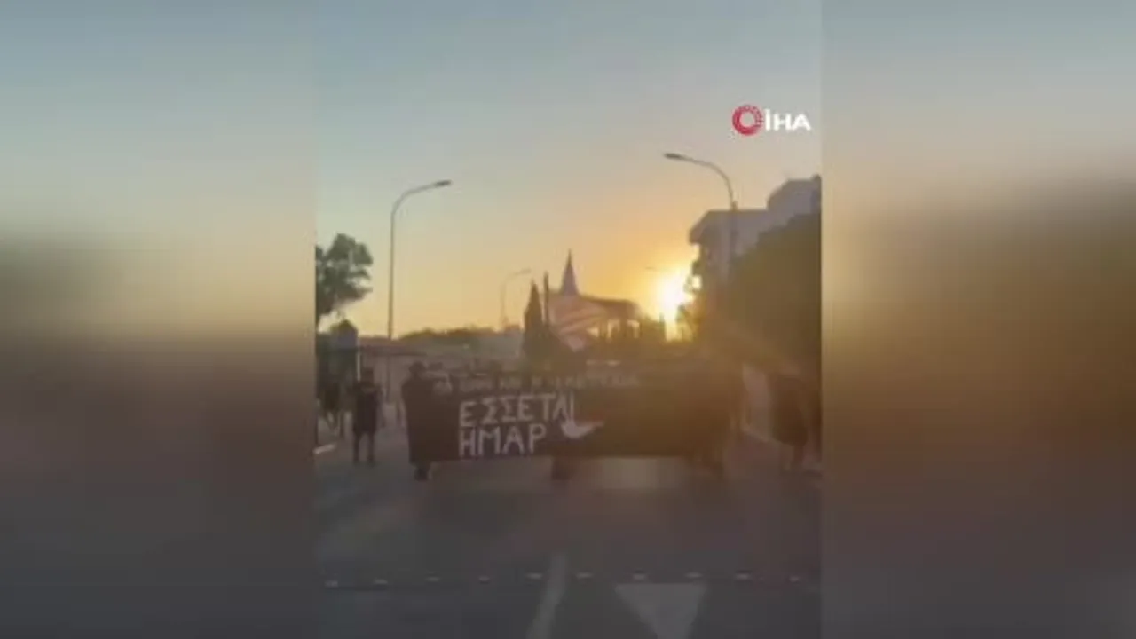 Kıbrıs'ta Metehan sınır kapısında Rum tarafından provokatif gösteri
