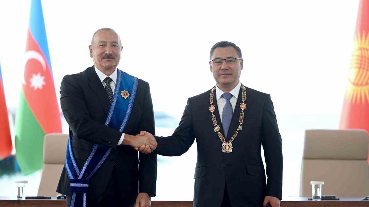 Kırgızistan ve Azerbaycan nişan değişimi ile müttefikliğe doğru ilerledi