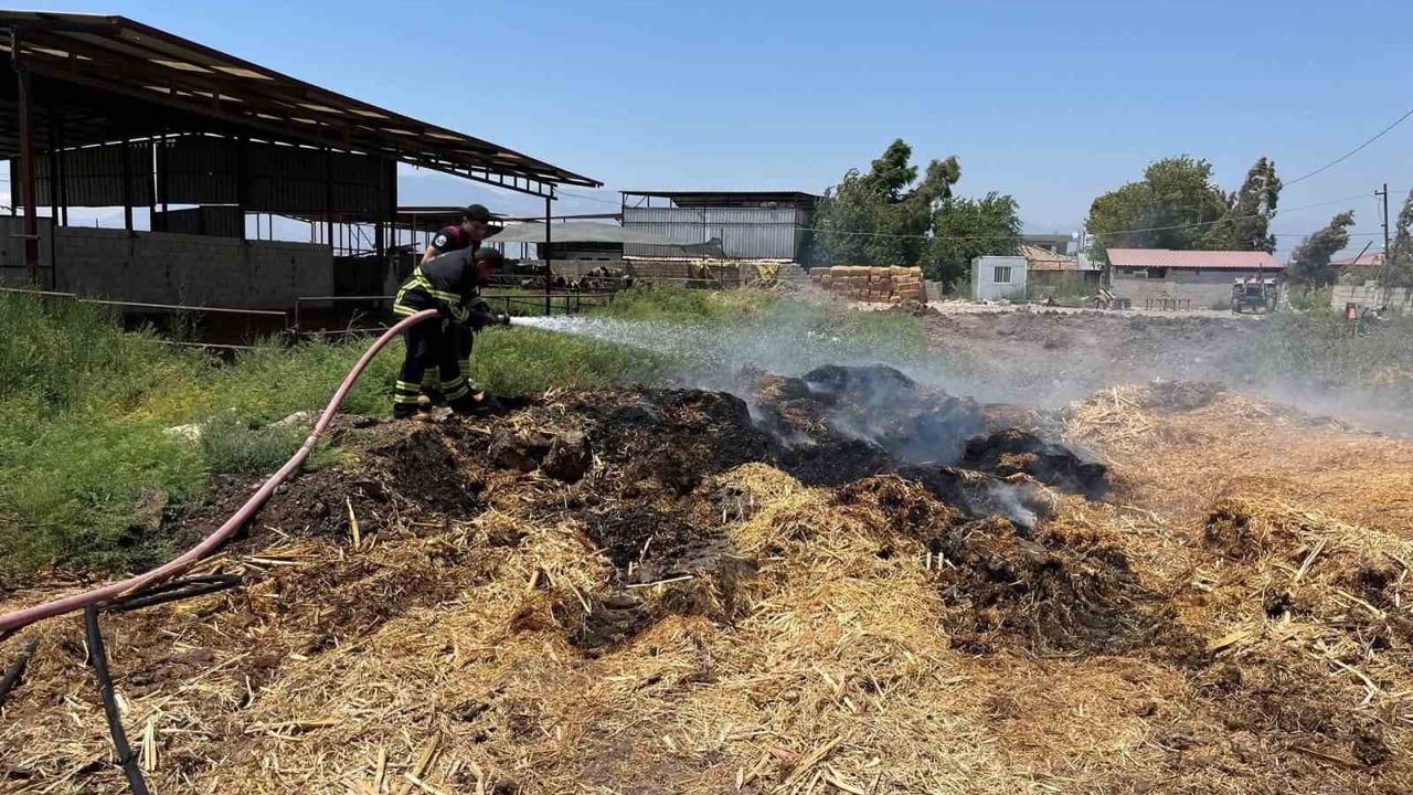 Kırıkhan'da samanlık yangını itfaiye tarafından söndürüldü