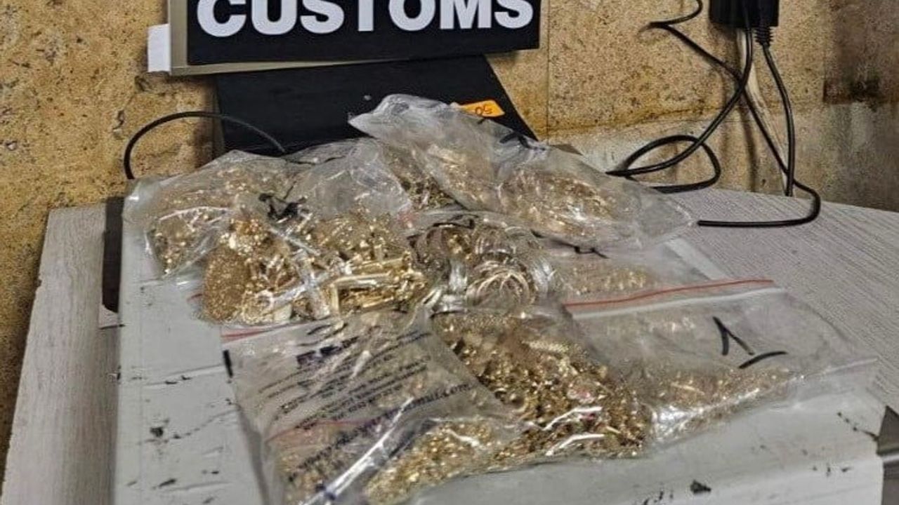 Kırklareli Dereköy sınır kapısında beyan edilmeyen 395,49 gram altın takı ele geçirildi