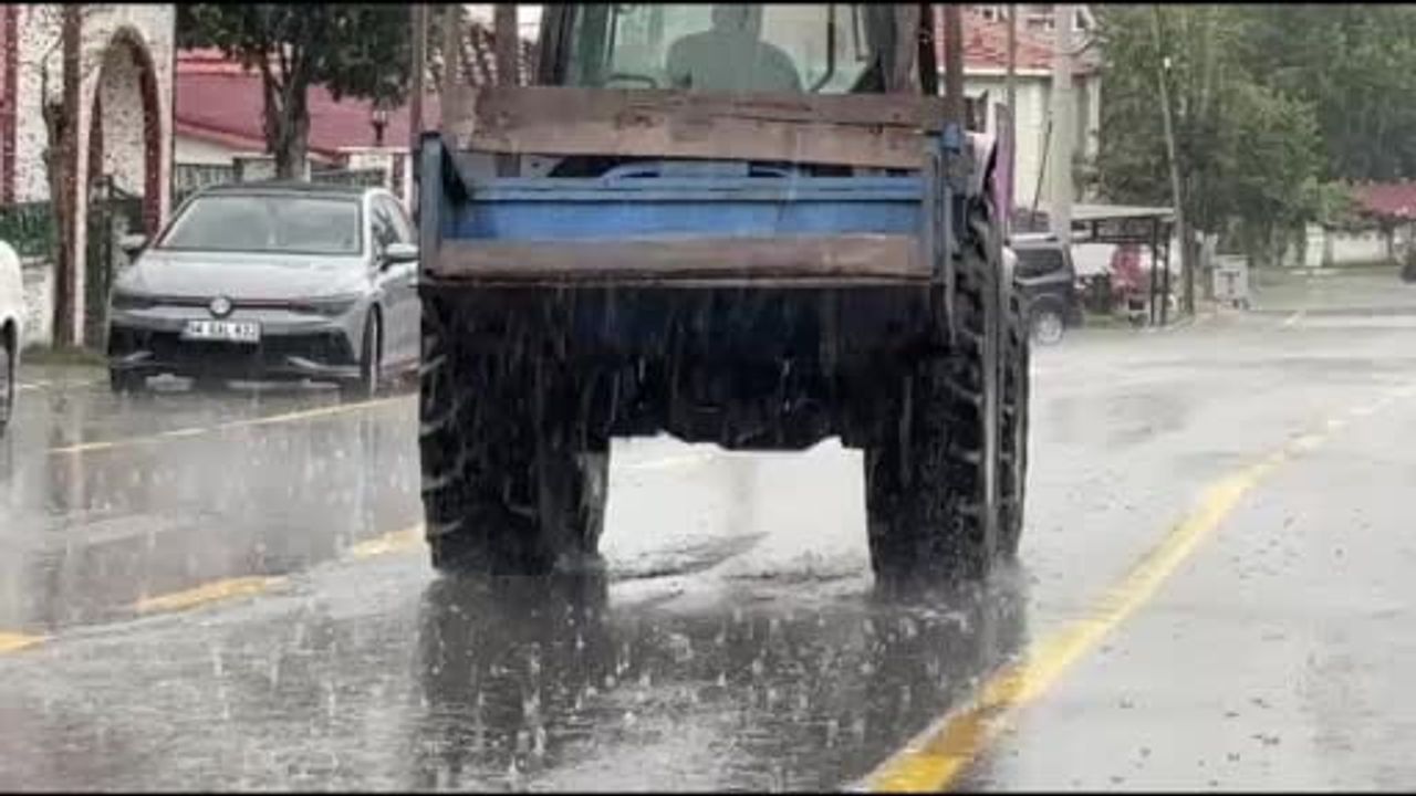 Kırklareli ve Edirne’de sağanak hayatı olumsuz etkiledi