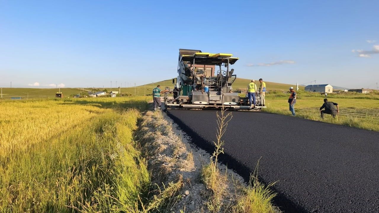 kırsalda erişimi güçlendiren yol hamlesi: Kars’ta köy yolları yenileniyor