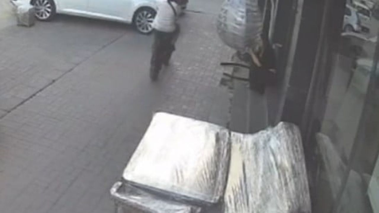 Kırşehir'de kaldırımda giden bisikletli çocuk otomobile çarptı