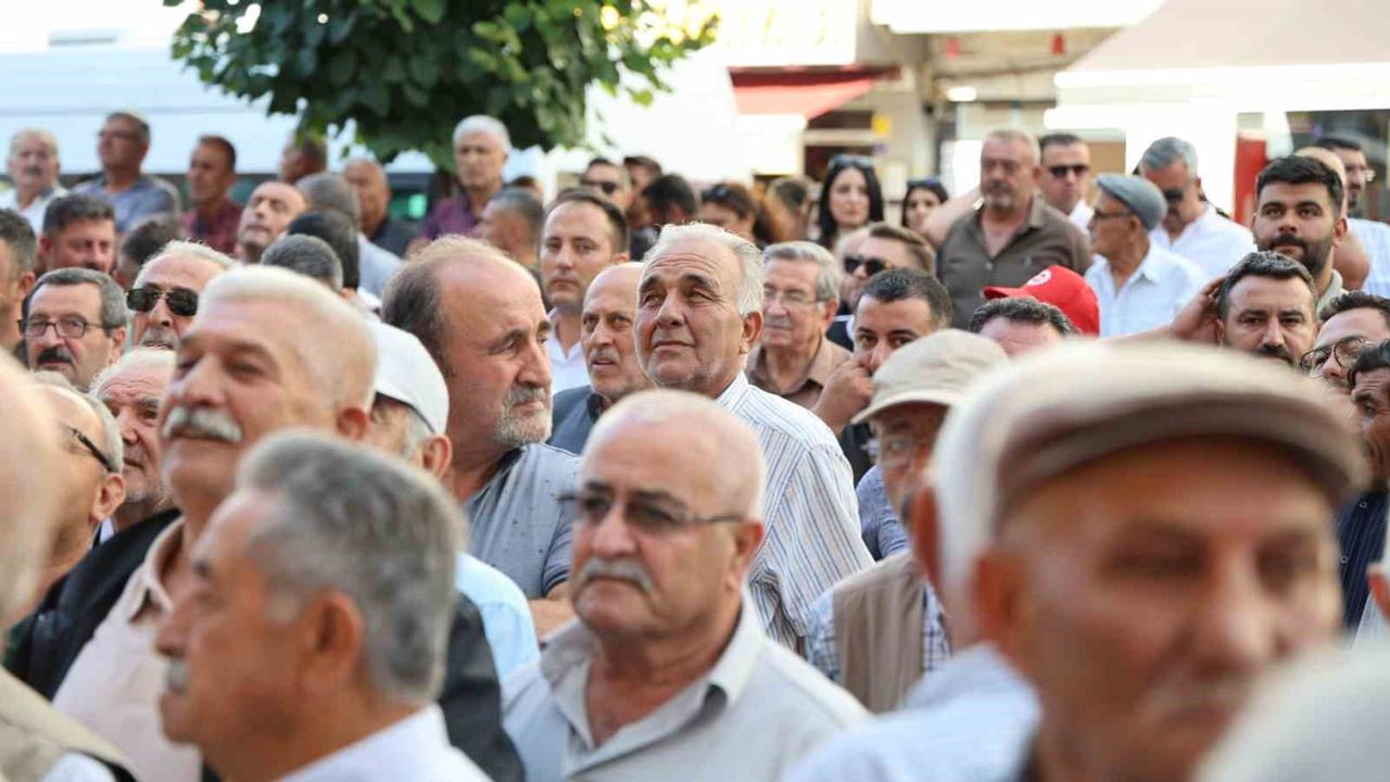 Kırşehir'de siyaset değişti: başkan Ekicioğlu önderliğinde CHP'den ayrılış ve Yeni Parti katılımı