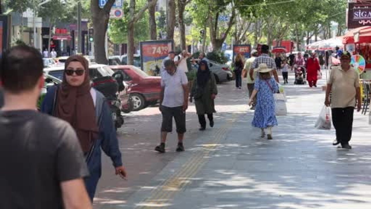 Kırşehir’de tarihi çarşılar gurbetçi sezonuna hazırlanıyor