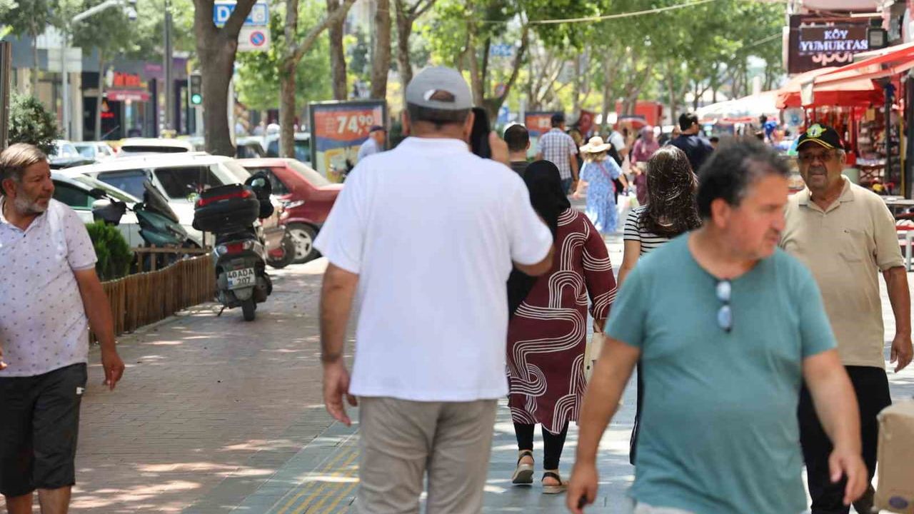 Kırşehir'de tarihi çarşılar gurbetçi sezonuna hazırlanıyor