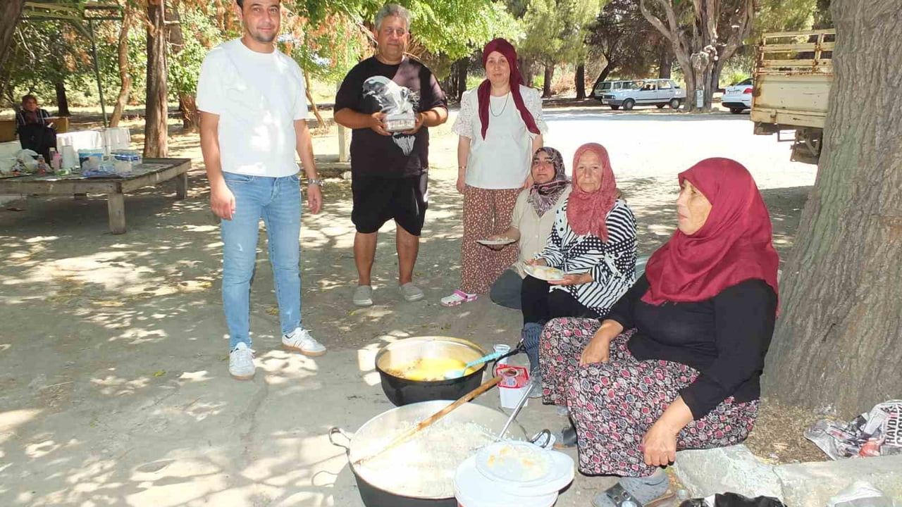 Kızıklı'da manevi buluşma: Sinan Dede Türbesi'nde hayır geleneği sürdü