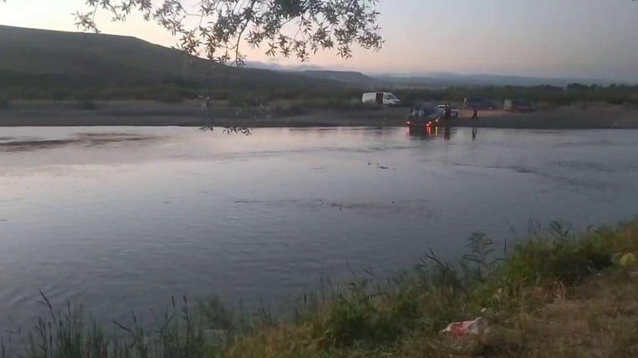 Kızılırmak'ta akıntıya kapılan kişi kayboldu