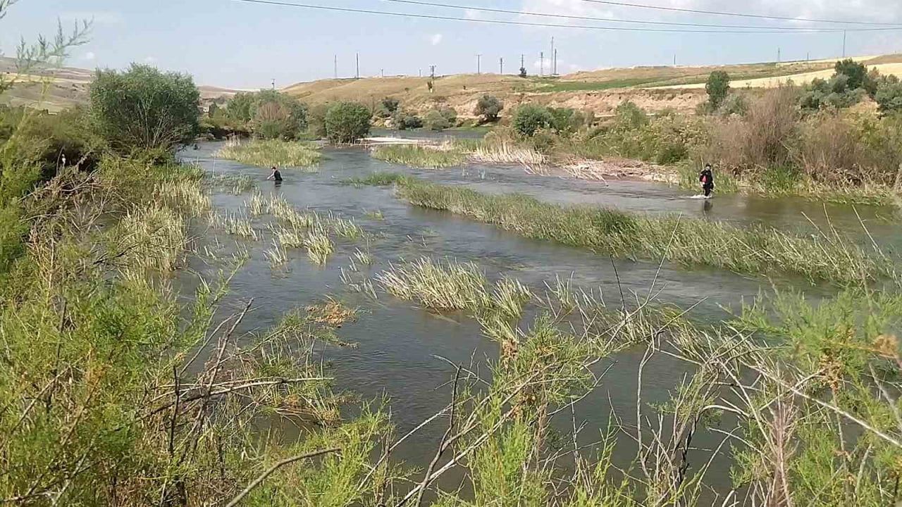Kızılırmak'ta kaybolan genci arama çalışmaları üçüncü gününde sürüyor