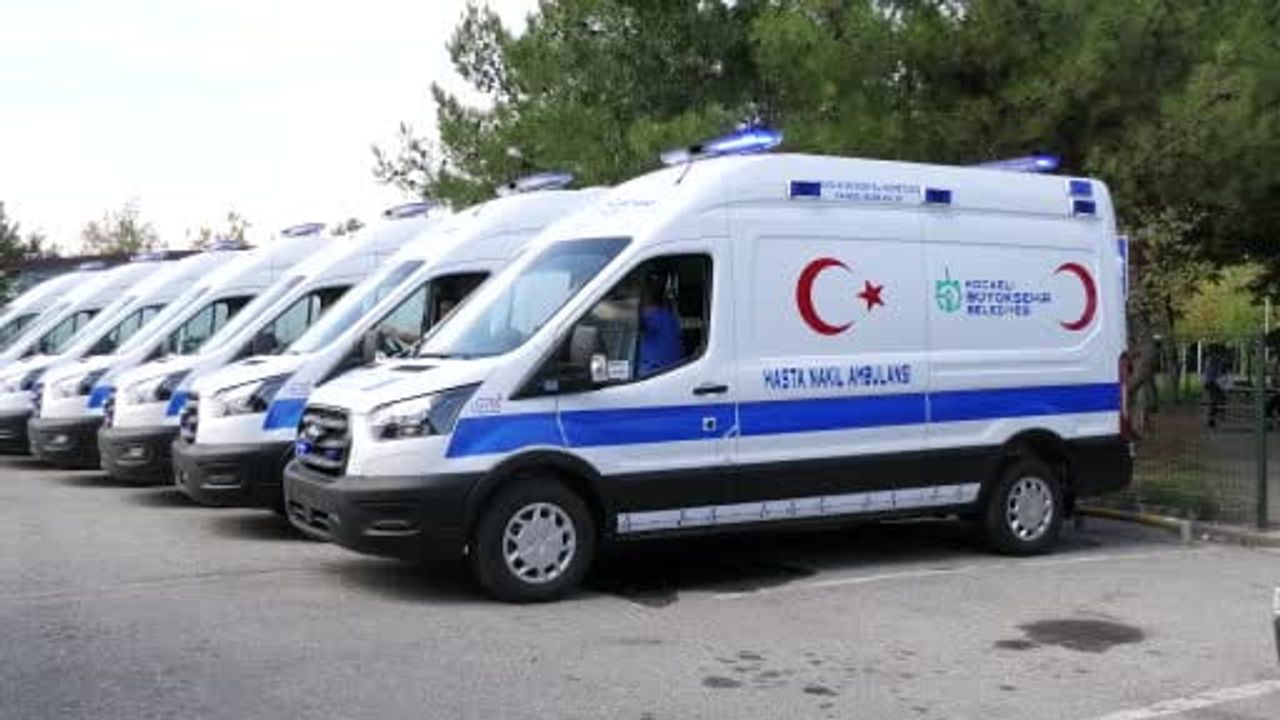 Kocaeli'de 7 gün 24 saat hasta nakil ambulans hizmeti