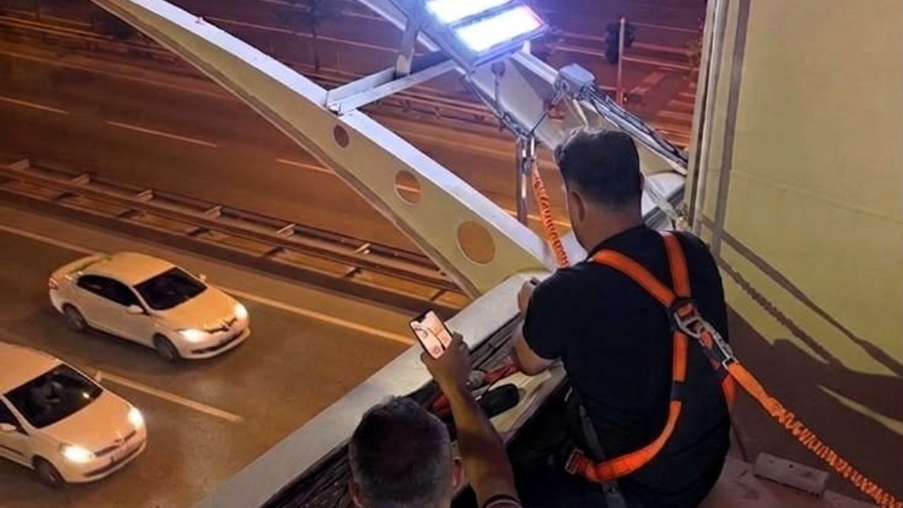 Kocaeli'de Derince Tüneli ve Mimar Sinan Köprüsü aydınlatmaları bakımdan geçirildi
