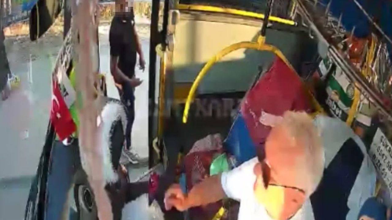 Kocaeli’de otobüs şoförünün zor anları araç kamerasında