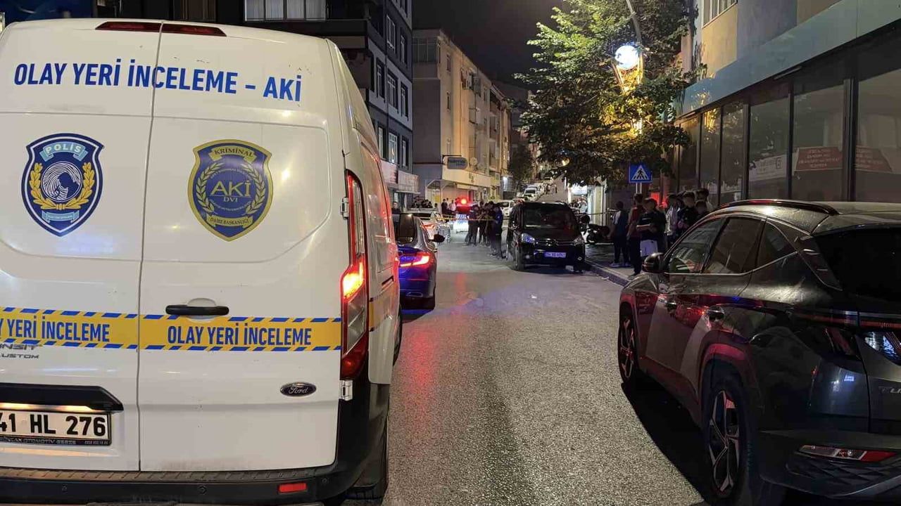 Kocaeli'de sokak ortasında silahlı kavga: 3 kişi yaralandı