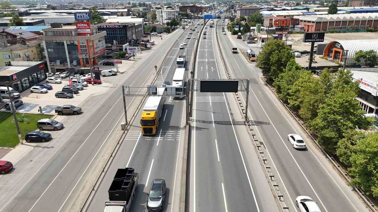 Kocaeli’deki 4 ana arterde kamyon ve tır trafiği 7/24 elektronik olarak izlenecek