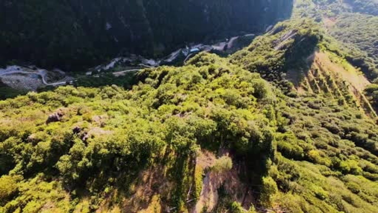 Kocaeli'nin gizli şelalelerine uzanan üç saatlik kanyon rotası dronla belgelendi