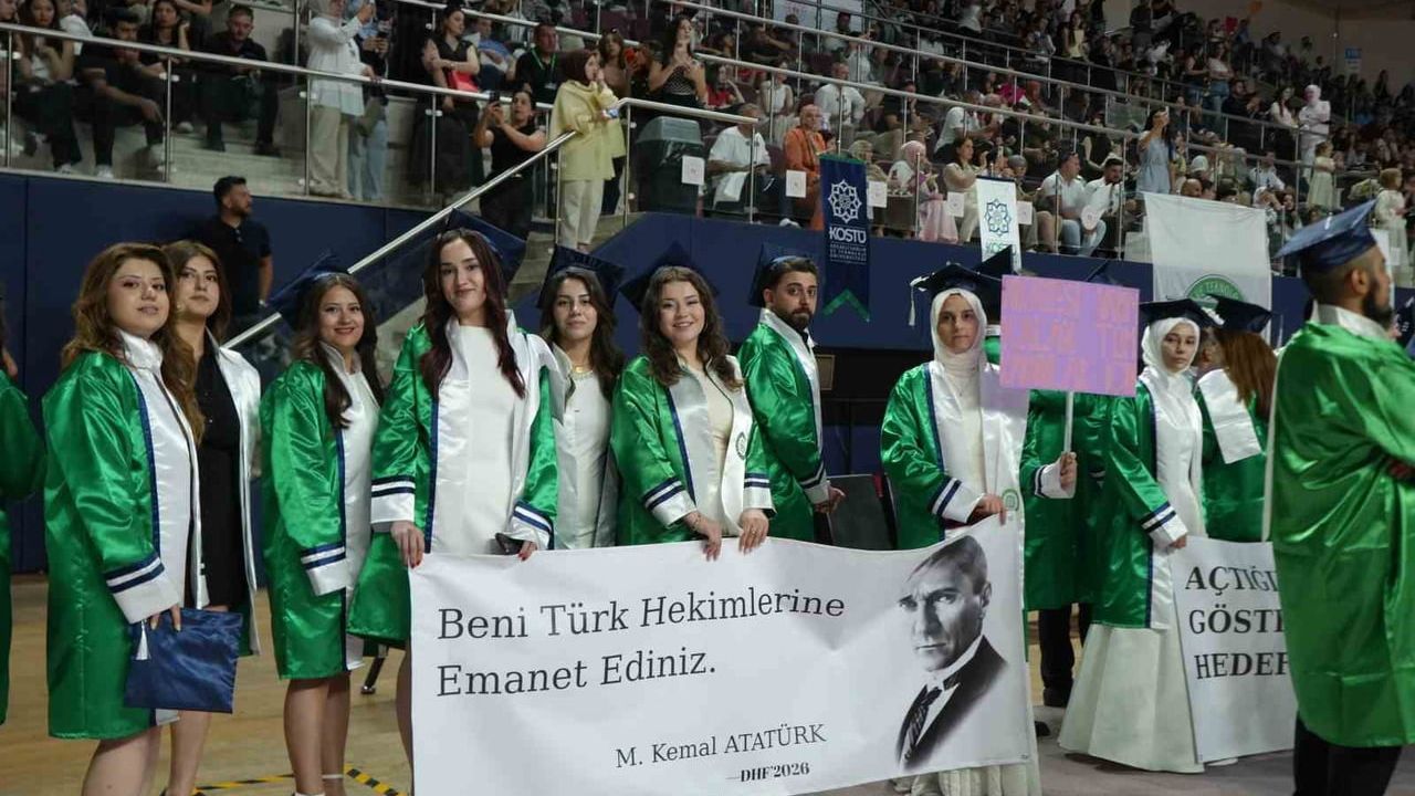 Kocaeli Sağlık ve Teknoloji Üniversitesi mezunlarını uğurladı