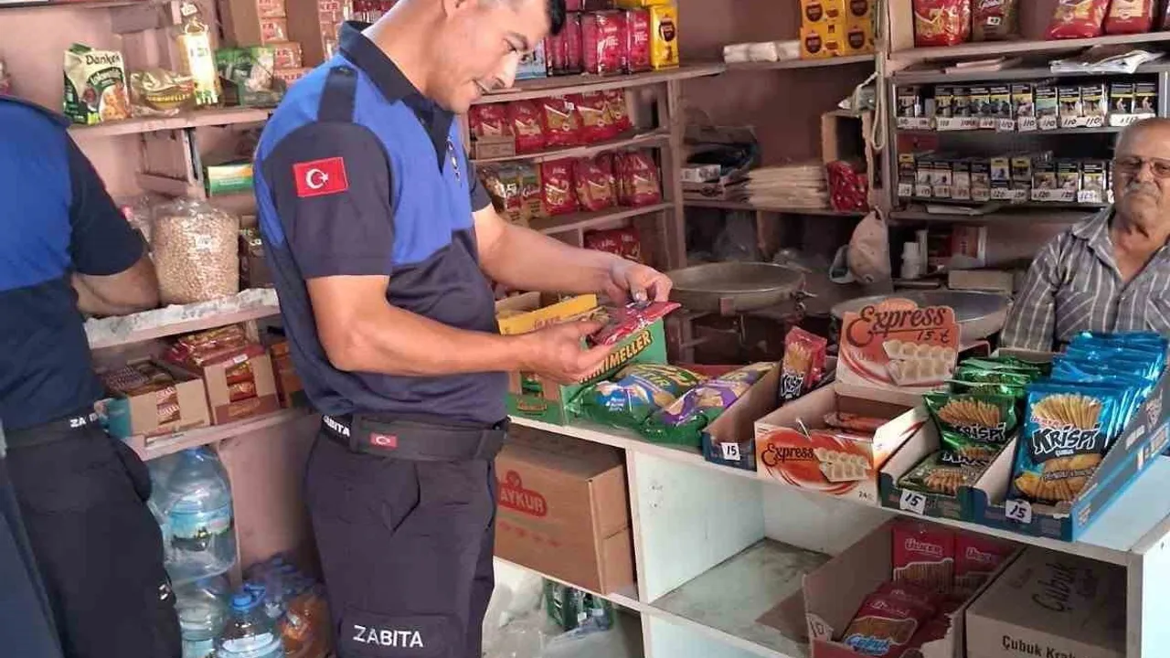 Koçarlı'da marketlere sıkı zabıta denetimi
