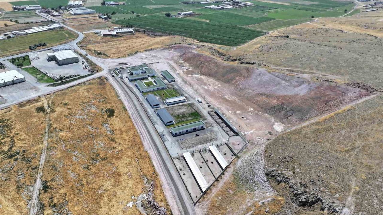 Kocasinan'da hayvan bakımevi ve rehabilitasyon merkezi hizmete girdi