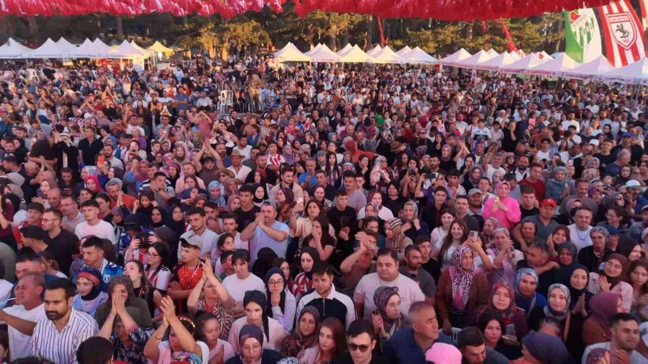 Kocayayla'da 3. Samsunlular kültür festivali 75 bini aştı