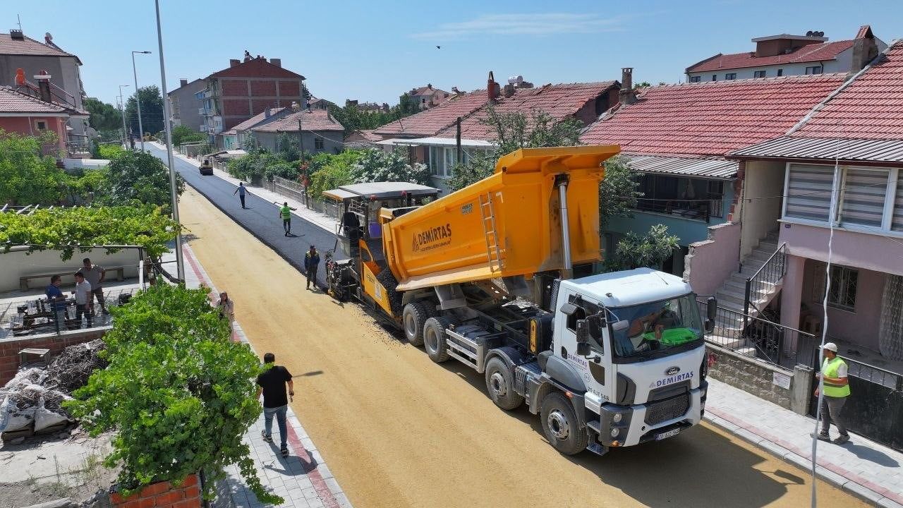 Konforlu ve güvenli ulaşım için Çivril Gökhan Avcı Caddesi yenilendi