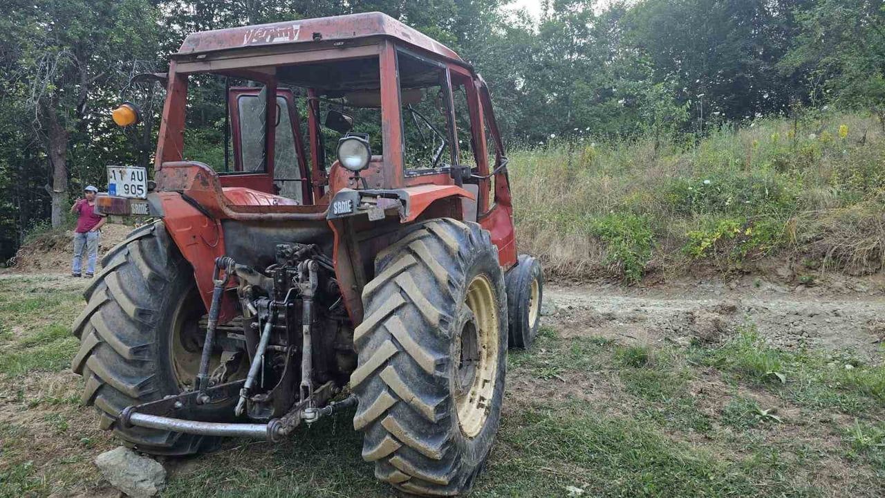 Kontrolden çıkan traktör Bilecik’te devrildi: sürücü yaralandı