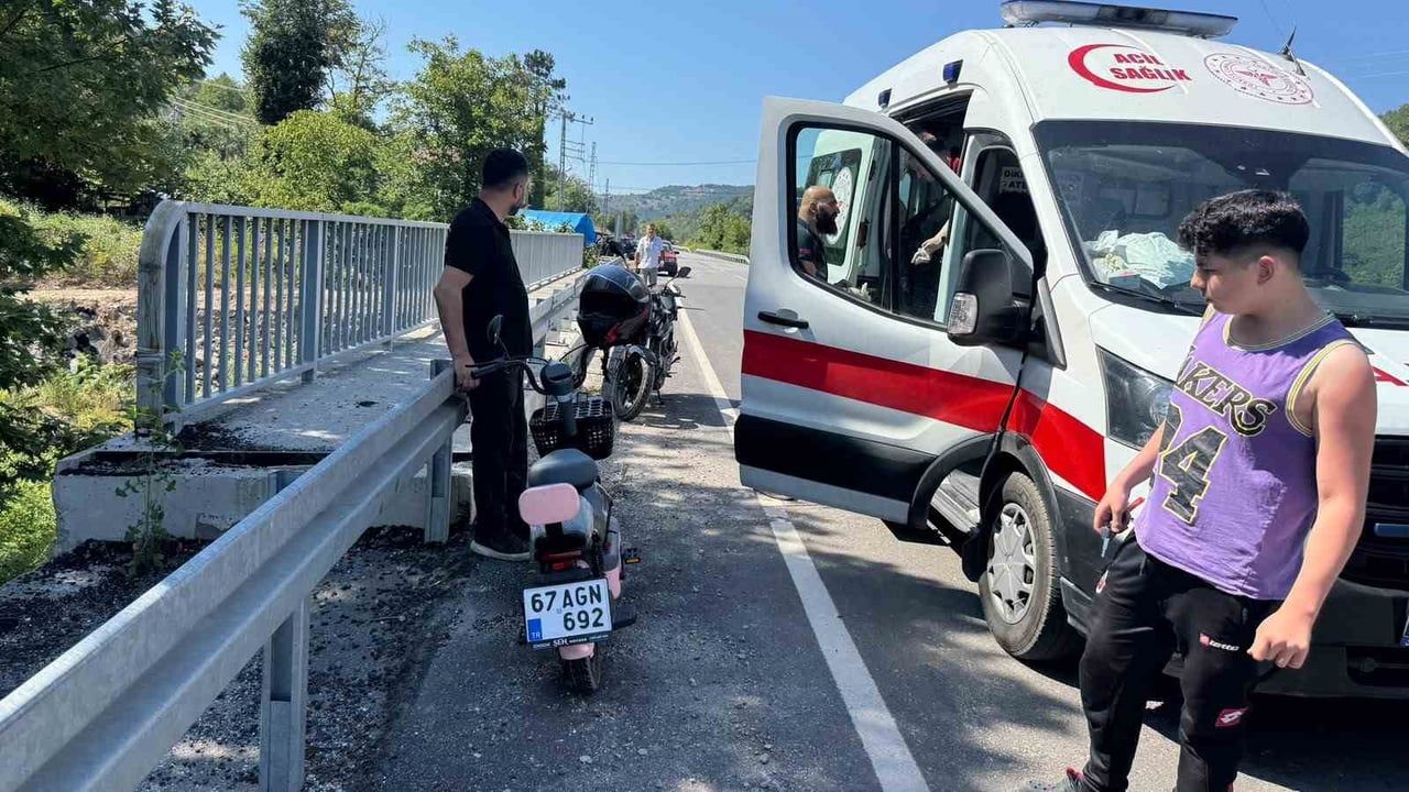 Kontrolünü kaybeden mobilet Ferahlı Köy yolundaki bariyere çarptı