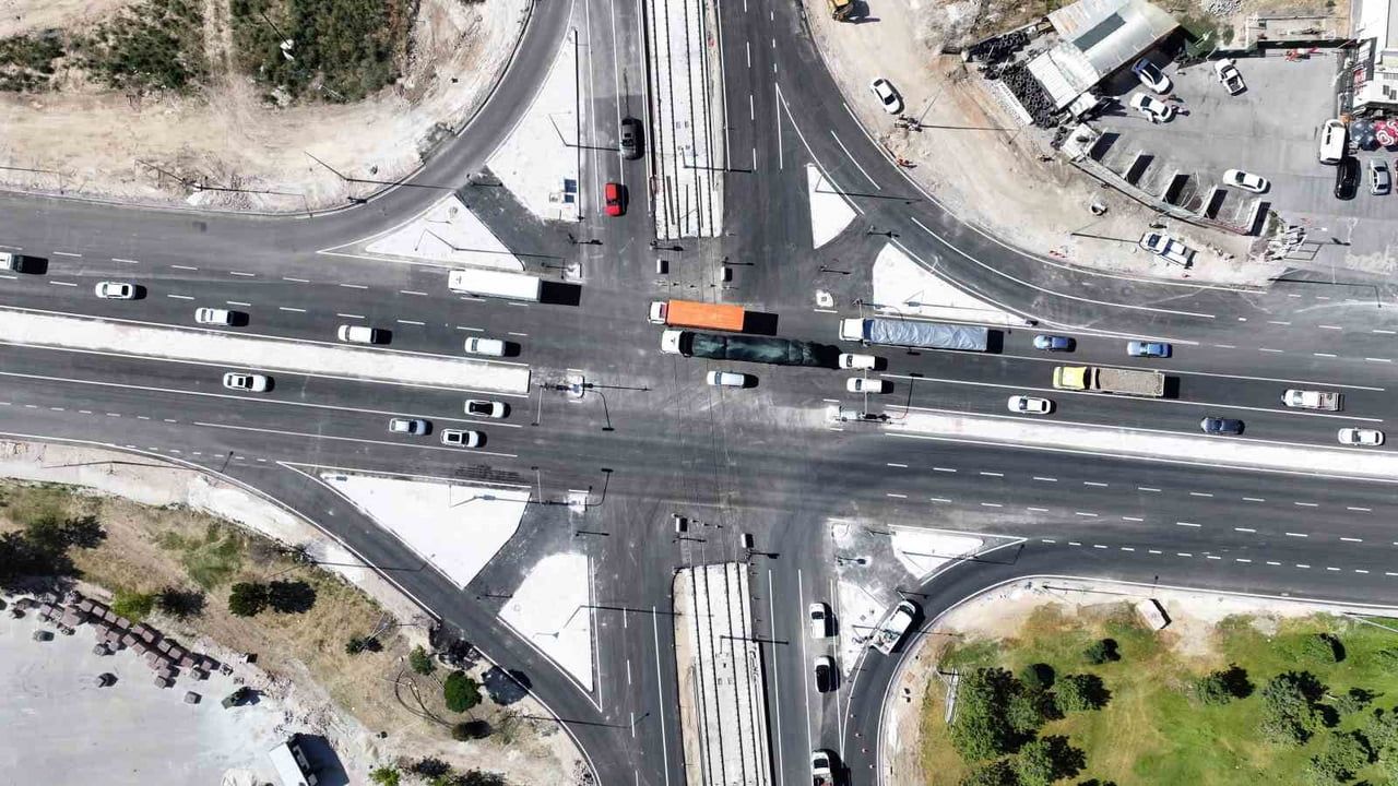 Konya Büyükşehir, Şehir Hastanesi-Yeni Sanayi Sitesi tramvay hattı çevresinde yol altyapısını güçlendiriyor