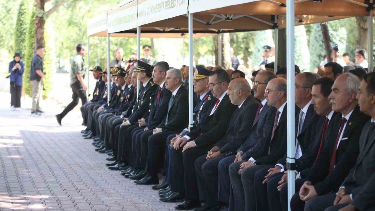 Konya'da 15 Temmuz anma programı kapsamında şehitlik ziyaret edildi