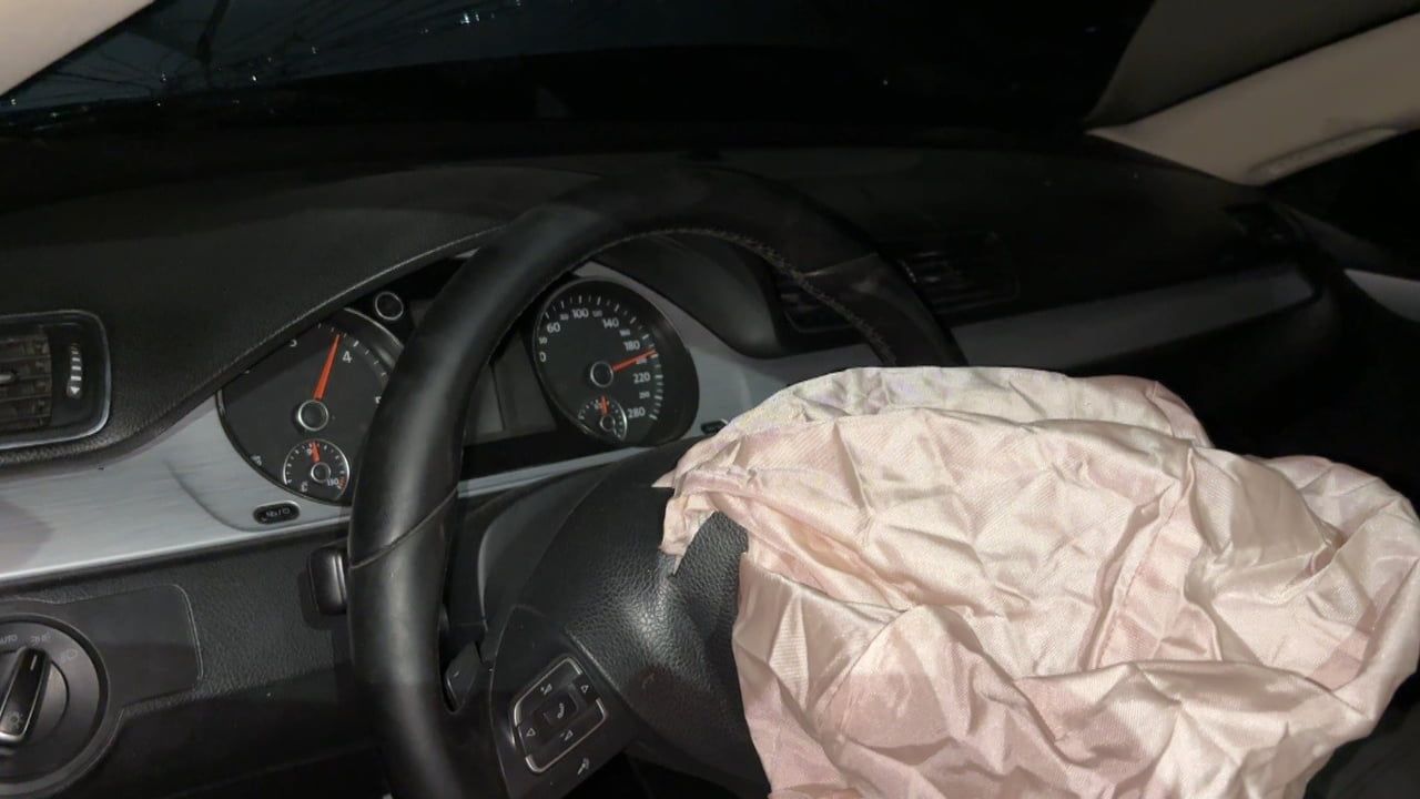 Konya'da 200 km/s hız göstergesi takılı kalan otomobil arkadan çarptı, sürücü otostopla kaçtı