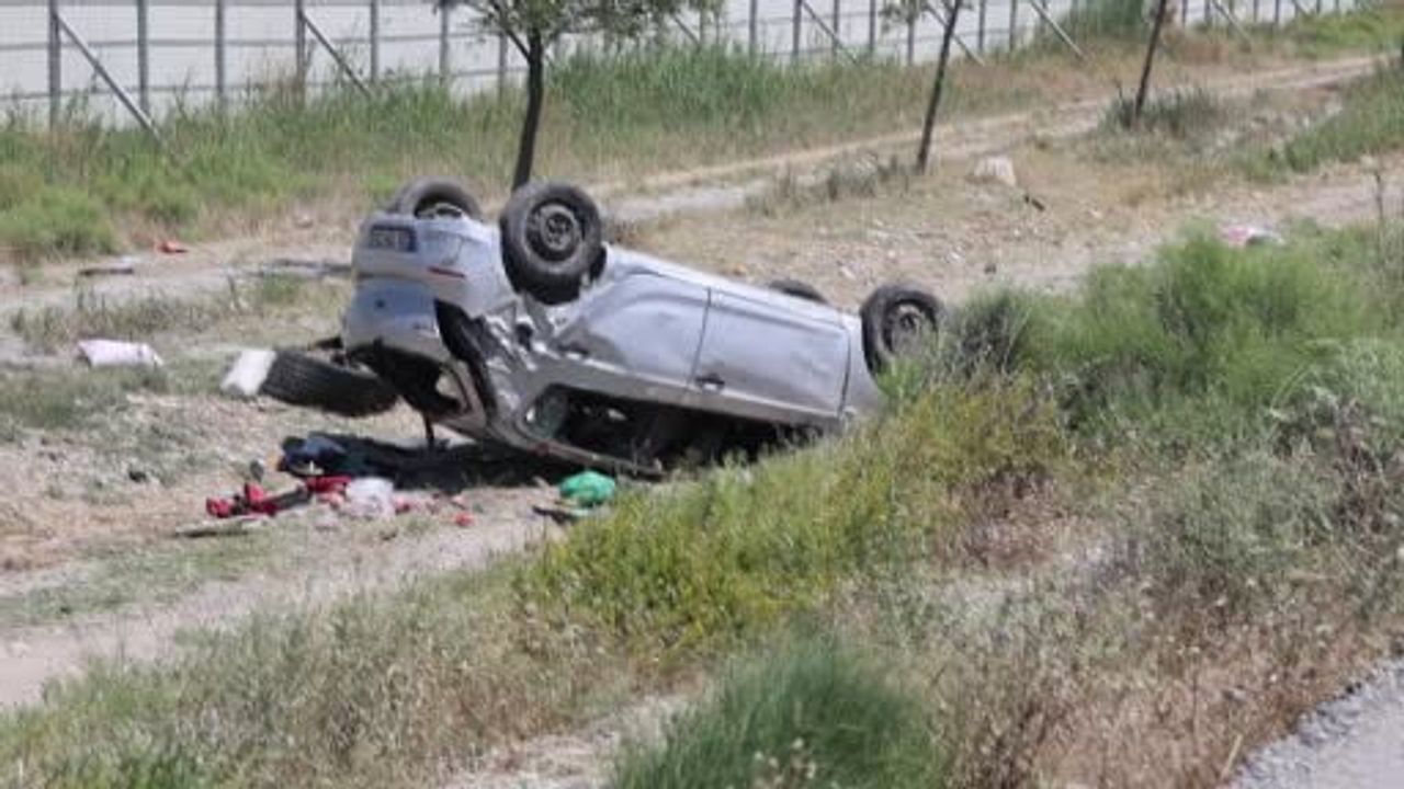 Konya'da şarampole devrilen otomobilde 8 yaşındaki çocuk yaşamını yitirdi