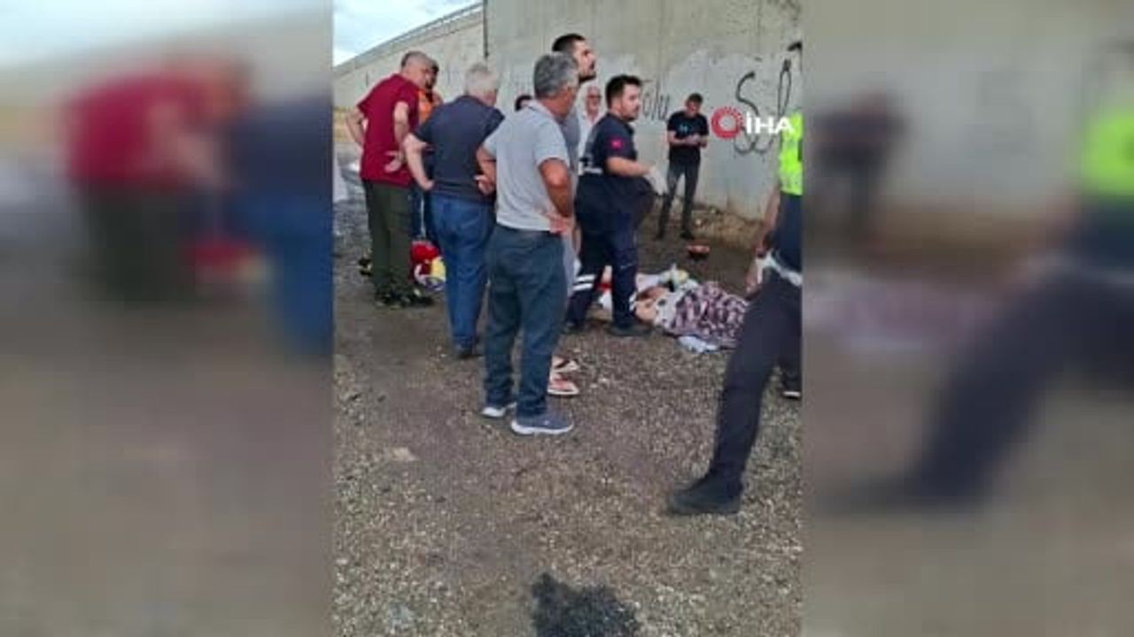 Köprülü kavşakta feci çarpışma: bir çocuk doktorun müdahalesiyle kurtarıldı, 3 kişi yaşamını yitirdi
