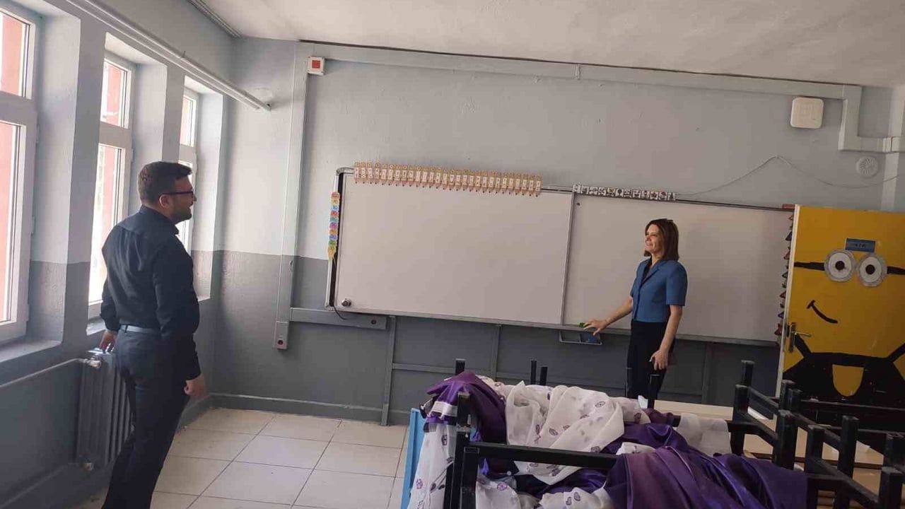 Köy okullarında yeni dönem hazırlığı: Altıntaş’ta onarım ve düzenleme çalışmaları